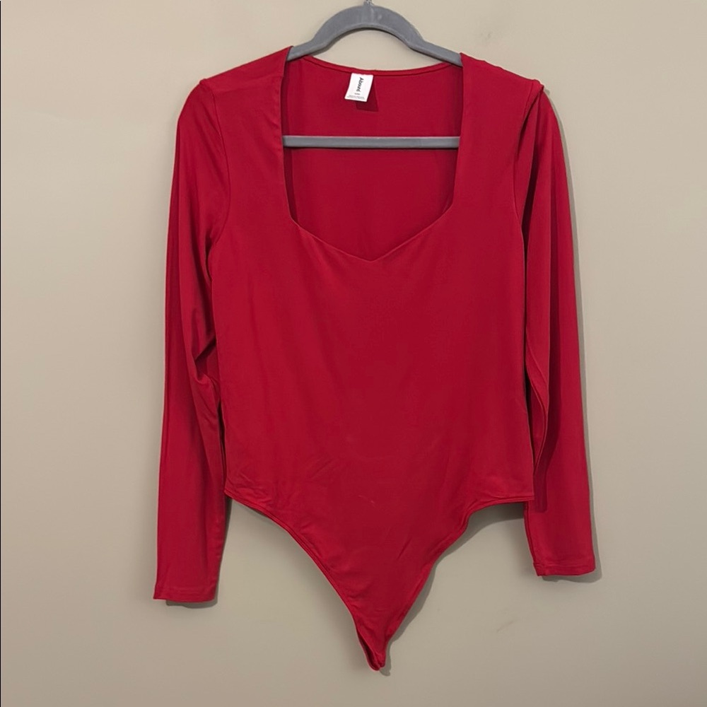 NWT- abound long sleeve bodysuit in red lipstick, size XXL